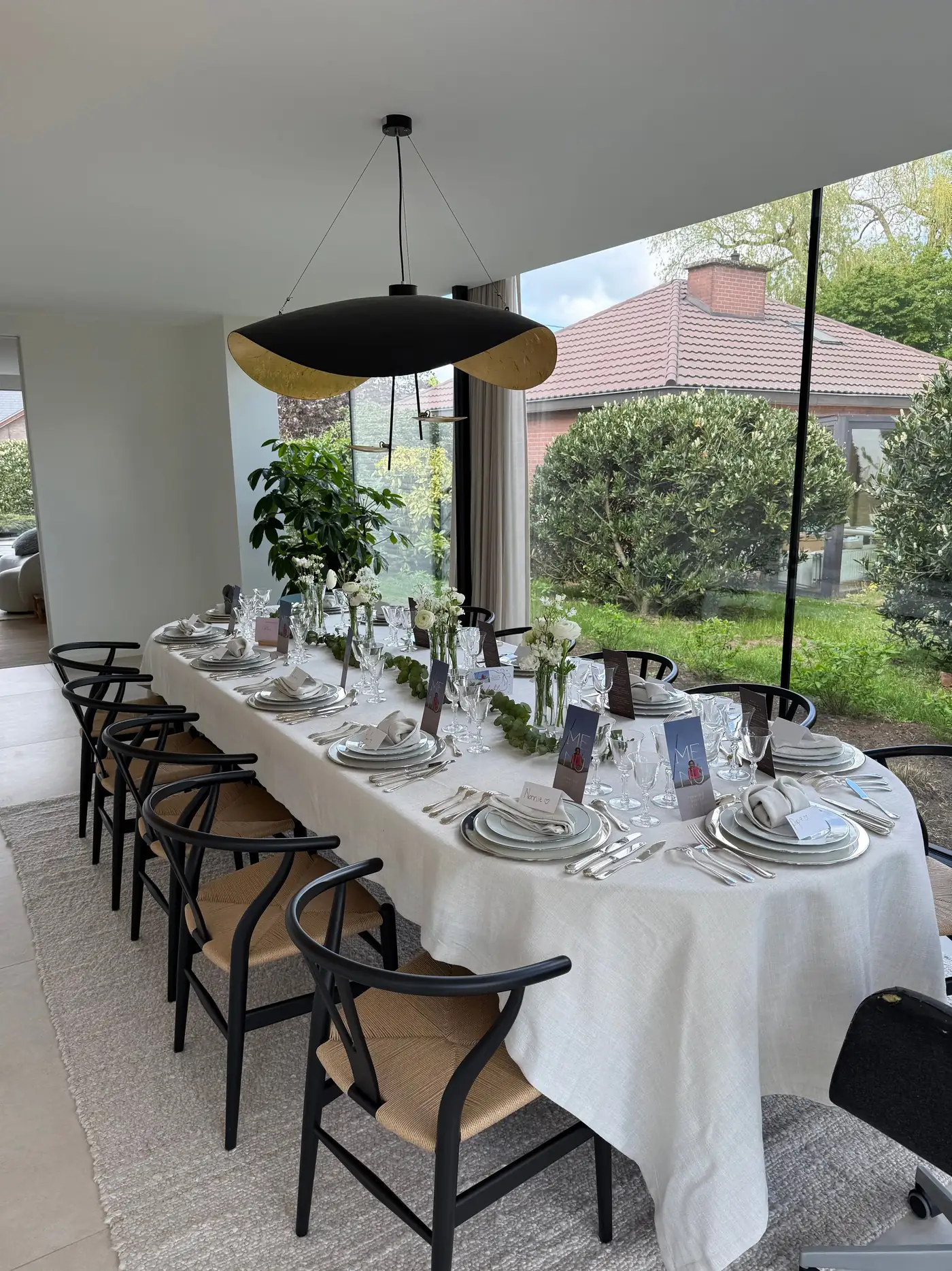 Elegant gedekte tafel voor private dining aan huis