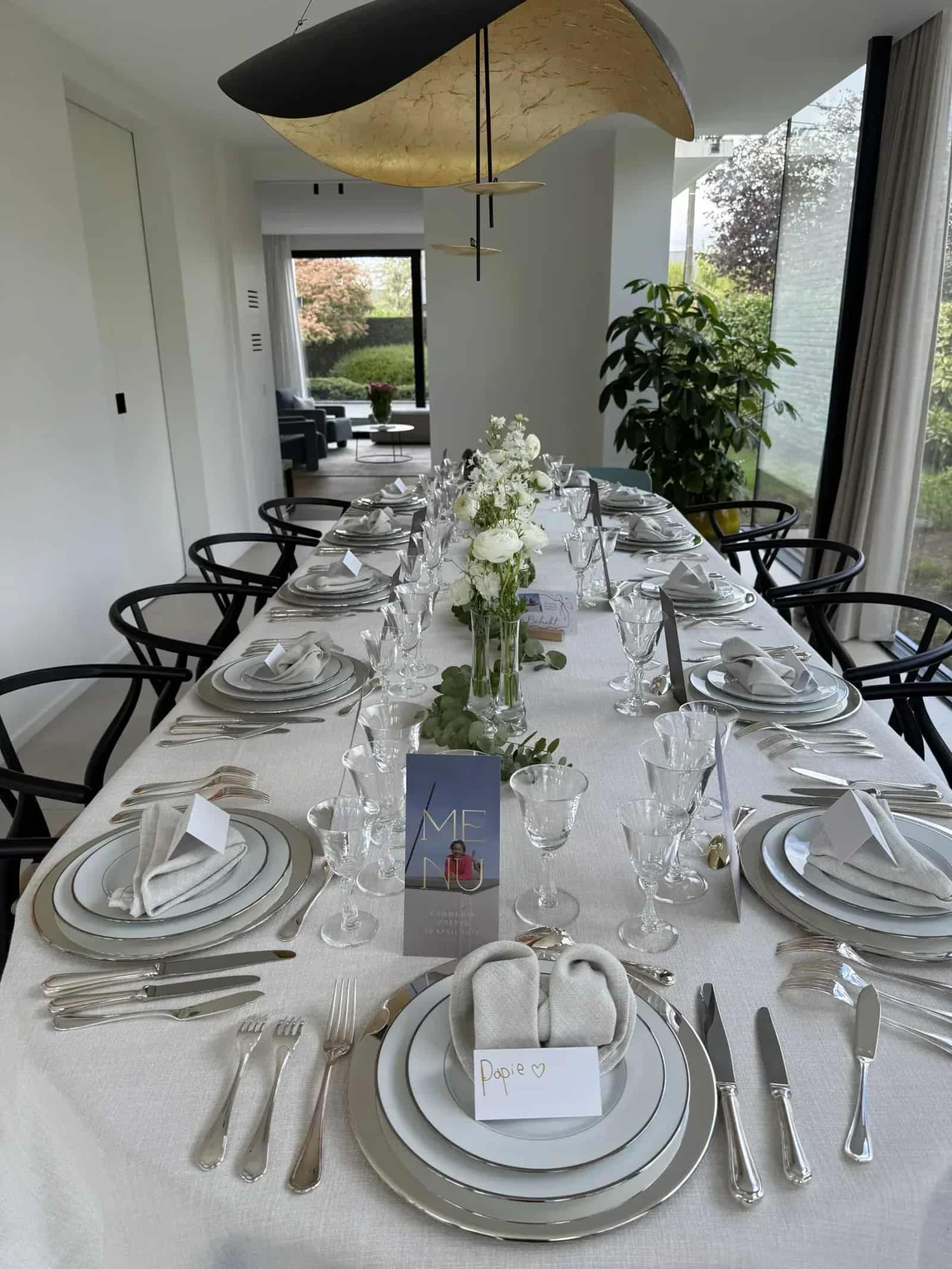 Elegant gedekte eettafel voor een privédiner bij Nalou Dining